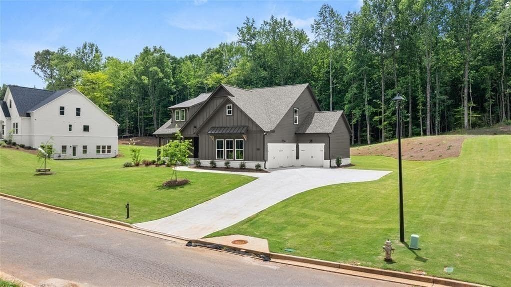 4 bedroom, 3 bathroom, 2,606 sq ft single family residence for sale at 8340 Creekside Overlook Drive, Gainesville, GA 30506 — photo 2