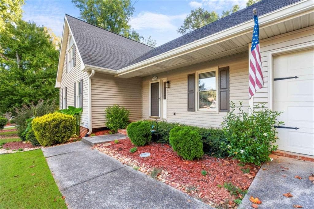 4 bedroom, 3 bathroom, 2,694 sq ft single family residence for sale at 17 Mountain Oaks Drive, Carrollton, GA 30116 — photo 7