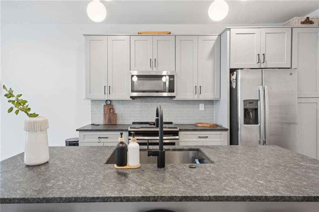 3 bedroom, 3 bathroom, 1,657 sq ft townhouse for sale at 1350 May Avenue 9, Atlanta, GA 30316 — photo 8