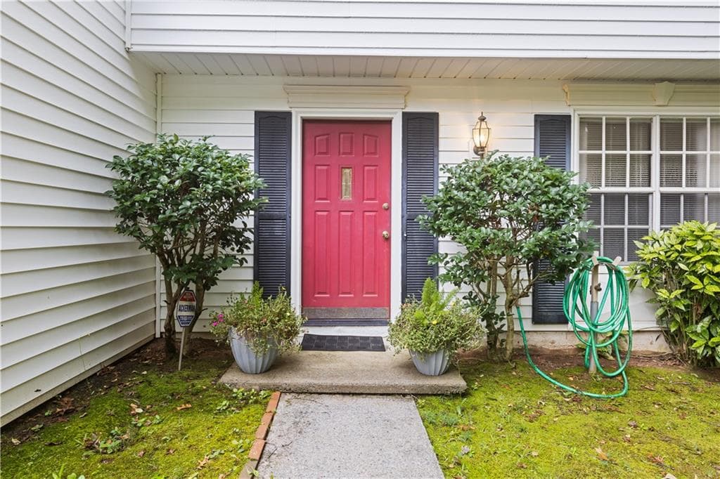 4 bedroom, 3 bathroom, 2,046 sq ft single family residence for rent at 3857 Peachtree Corners Circle, Peachtree Corners, GA 30092 for $2,395 a month — photo 2