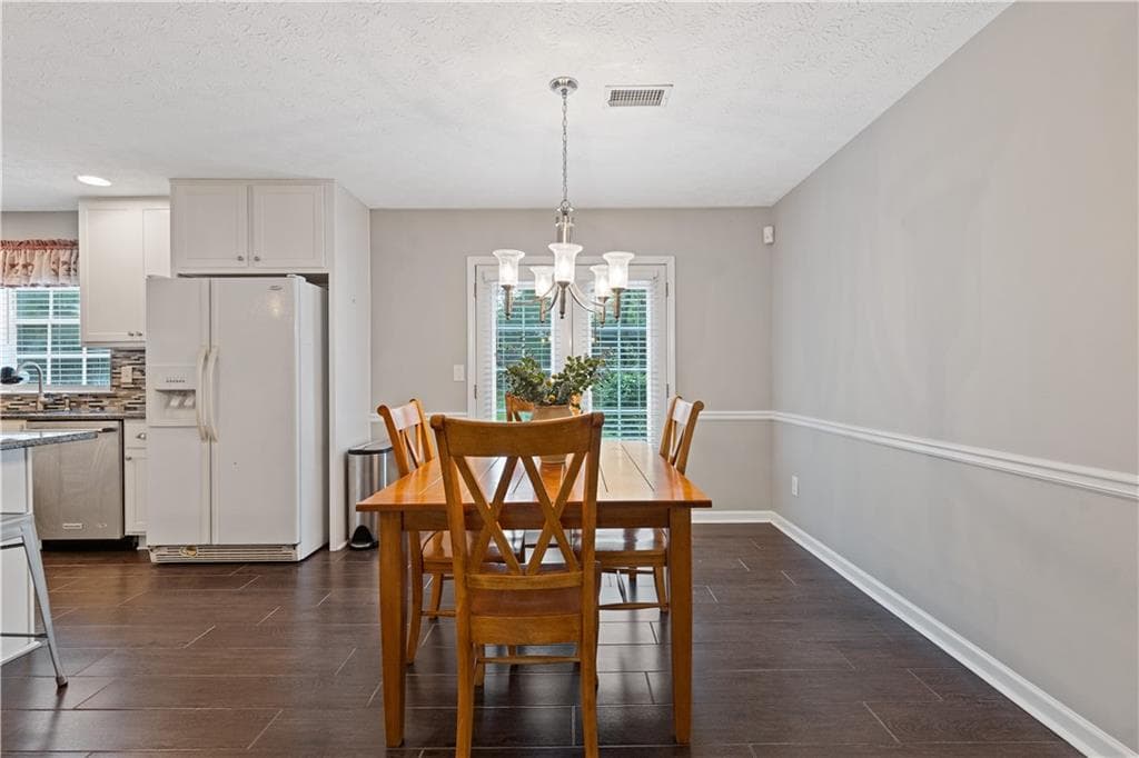 4 bedroom, 3 bathroom, 2,046 sq ft single family residence for rent at 3857 Peachtree Corners Circle, Peachtree Corners, GA 30092 for $2,395 a month — photo 6