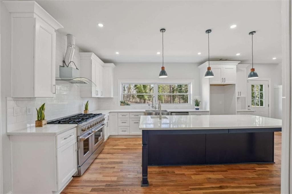 5 bedroom, 4 bathroom, 4,768 sq ft single family residence for sale at 4015 Cascade Road, South Fulton, GA 30331 — photo 7