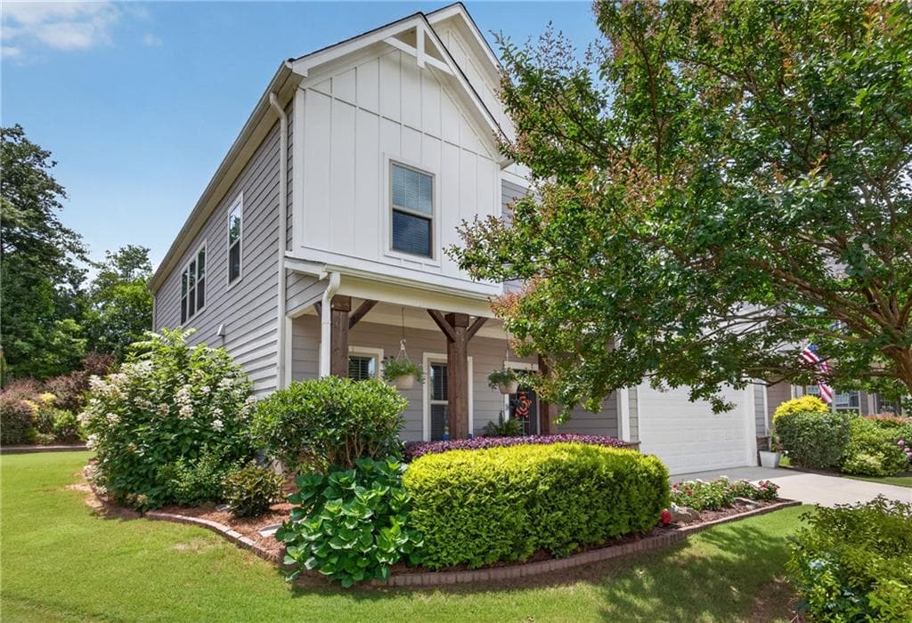 5 bedroom, 3 bathroom, 3,077 sq ft single family residence for sale at 138 Madison Street, Canton, GA 30115 — photo 3