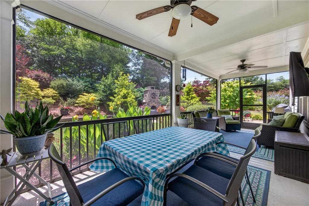 5 bedroom, 3 bathroom, 3,077 sq ft single family residence for sale at 138 Madison Street, Canton, GA 30115 — photo 4