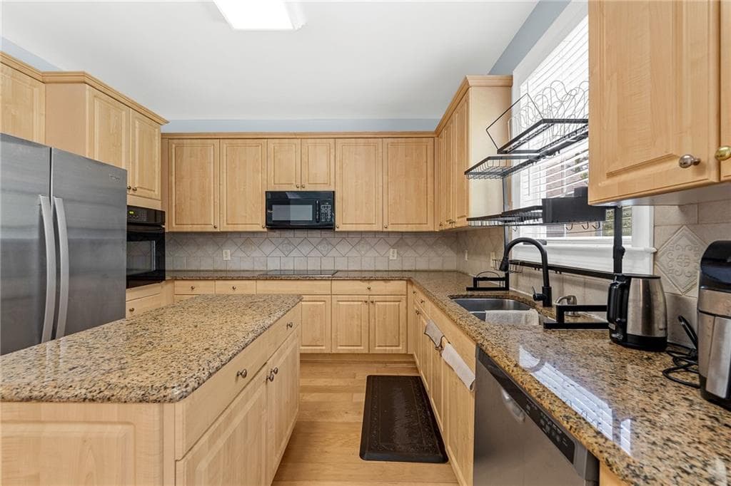 4 bedroom, 3 bathroom, 2,884 sq ft single family residence for sale at 850 River Valley Drive, Dacula, GA 30019 — photo 3
