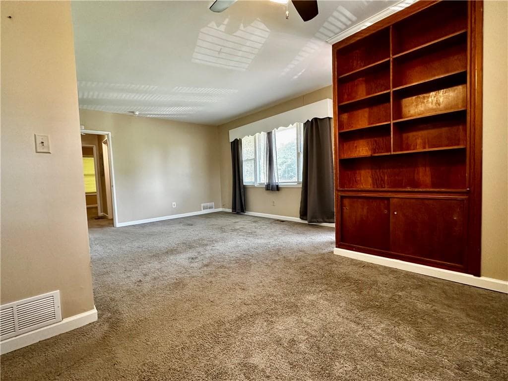 3 bedroom, 1 bathroom, 1,374 sq ft single family residence for sale at 2183 Springdale Circle, Atlanta, GA 30315 — photo 5