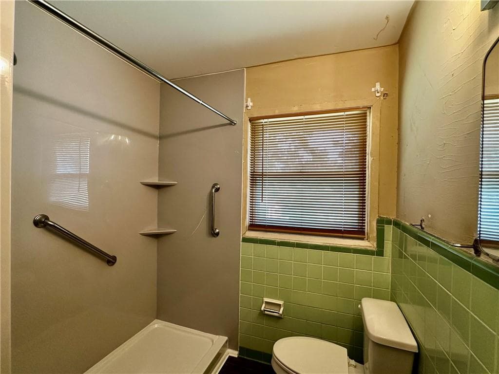 3 bedroom, 1 bathroom, 1,374 sq ft single family residence for sale at 2183 Springdale Circle, Atlanta, GA 30315 — photo 7