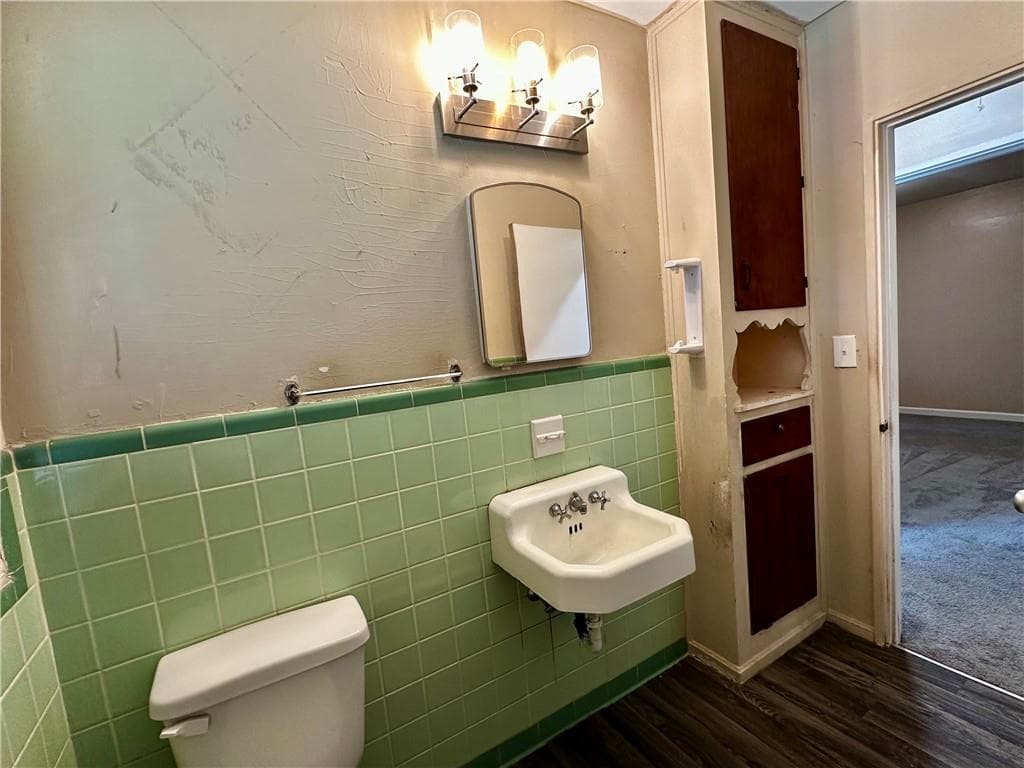 3 bedroom, 1 bathroom, 1,374 sq ft single family residence for sale at 2183 Springdale Circle, Atlanta, GA 30315 — photo 8
