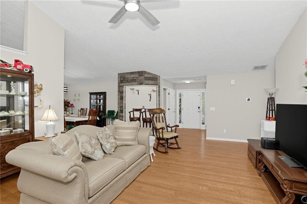 4 bedroom, 2 bathroom, 2,354 sq ft single family residence for sale at 5764 Dexters Mill Place, Buford, GA 30518 — photo 6