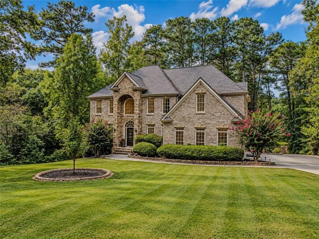 5 bedroom, 4 bathroom, 3,071 sq ft single family residence for sale at 3551 Lochwolde Lane, Snellville, GA 30039