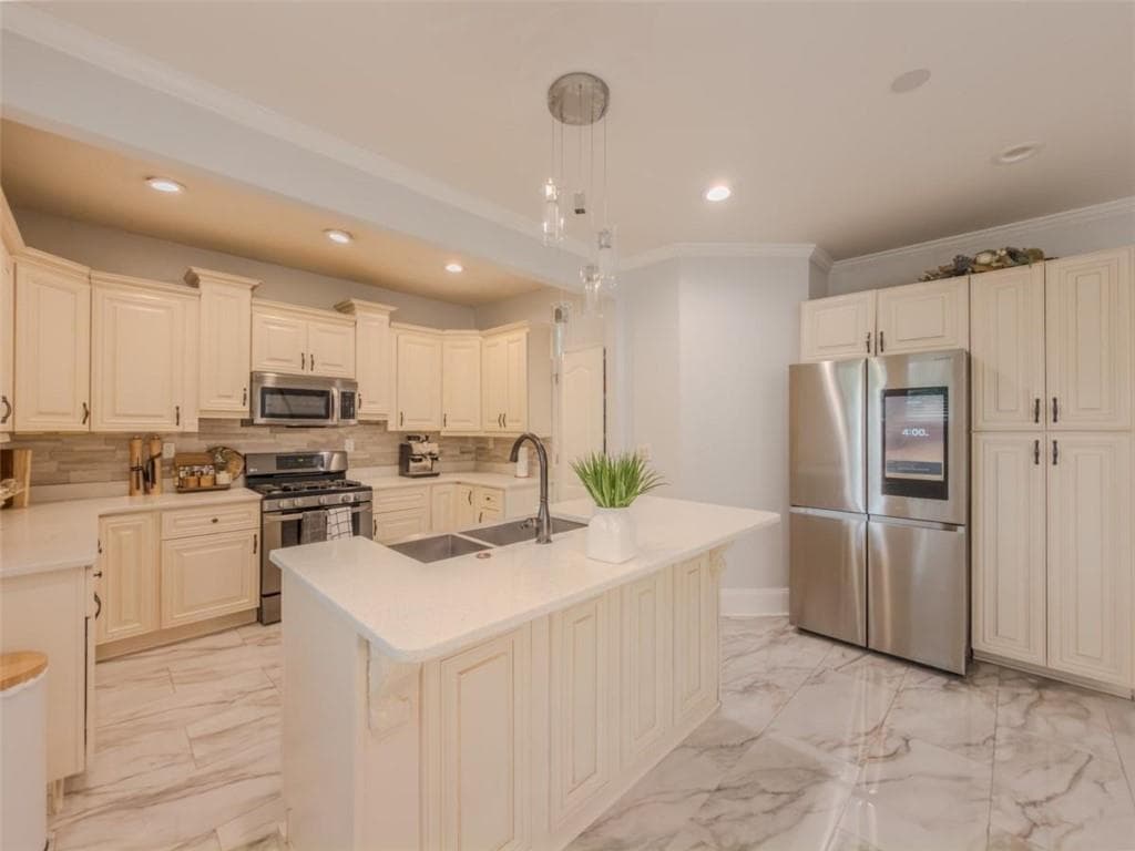 5 bedroom, 4 bathroom, 3,071 sq ft single family residence for sale at 3551 Lochwolde Lane, Snellville, GA 30039 — photo 3