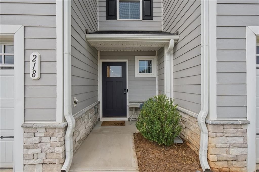 3 bedroom, 3 bathroom, 1,452 sq ft townhouse for rent at 218 Deermont Drive, Cartersville, GA 30120 for $1,799 a month