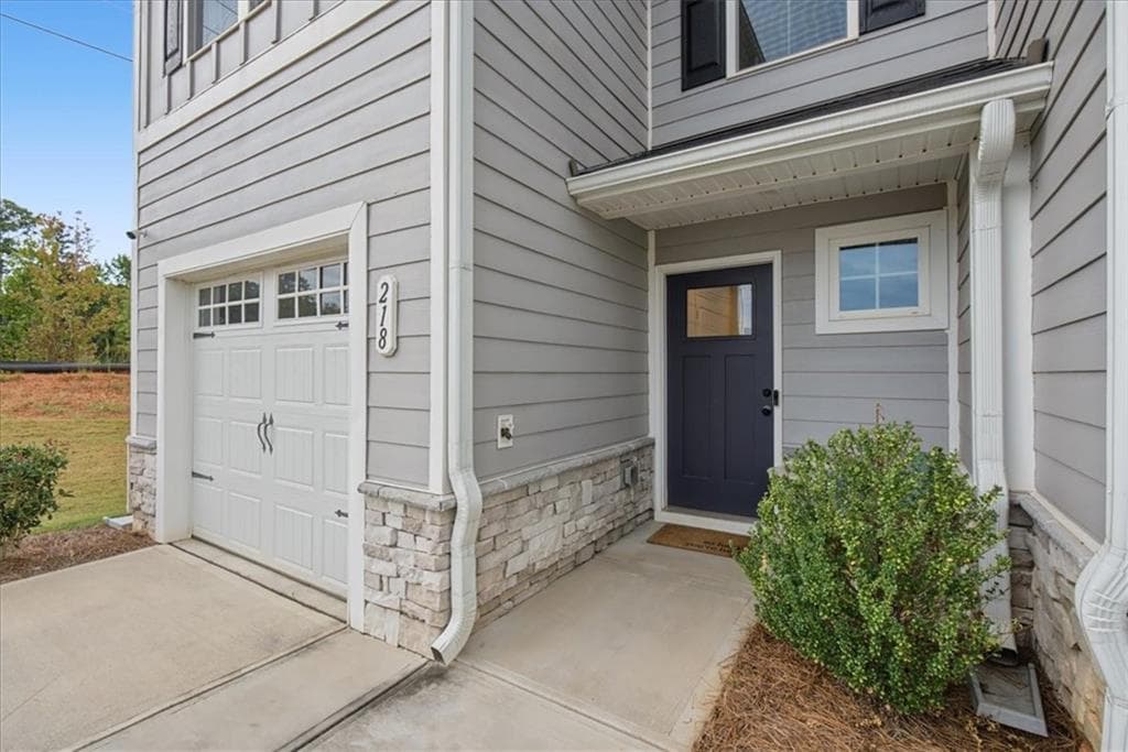 3 bedroom, 3 bathroom, 1,452 sq ft townhouse for rent at 218 Deermont Drive, Cartersville, GA 30120 for $1,799 a month — photo 2