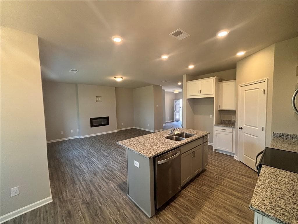 3 bedroom, 3 bathroom, 1,853 sq ft single family residence for sale at 163 Millers Lane, Calhoun, GA 30701 — photo 5
