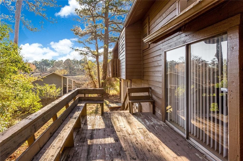 3 bedroom, 2 bathroom, 1,434 sq ft single family residence for sale at 8642 Plumtree Drive, Riverdale, GA 30274 — photo 2