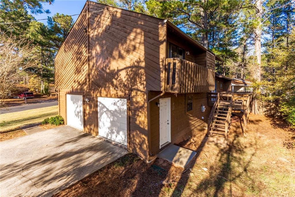 3 bedroom, 2 bathroom, 1,434 sq ft single family residence for sale at 8642 Plumtree Drive, Riverdale, GA 30274 — photo 3