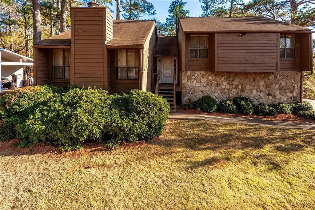3 bedroom, 2 bathroom, 1,434 sq ft single family residence for sale at 8642 Plumtree Drive, Riverdale, GA 30274 — photo 4
