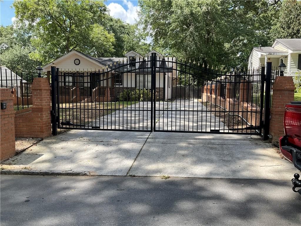 4 bedroom, 3 bathroom, 2,861 sq ft single family residence for rent at 2992 Villa Esta Drive, Atlanta, GA 30341 for $3,500 a month — photo 1 of 31