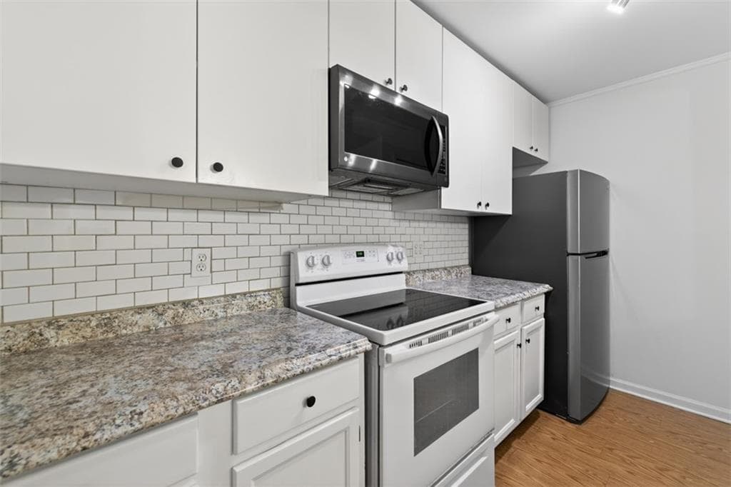3 bedroom, 2 bathroom, 1,505 sq ft single family residence for sale at 201 Barrington Hills Drive, Atlanta, GA 30350 — photo 5