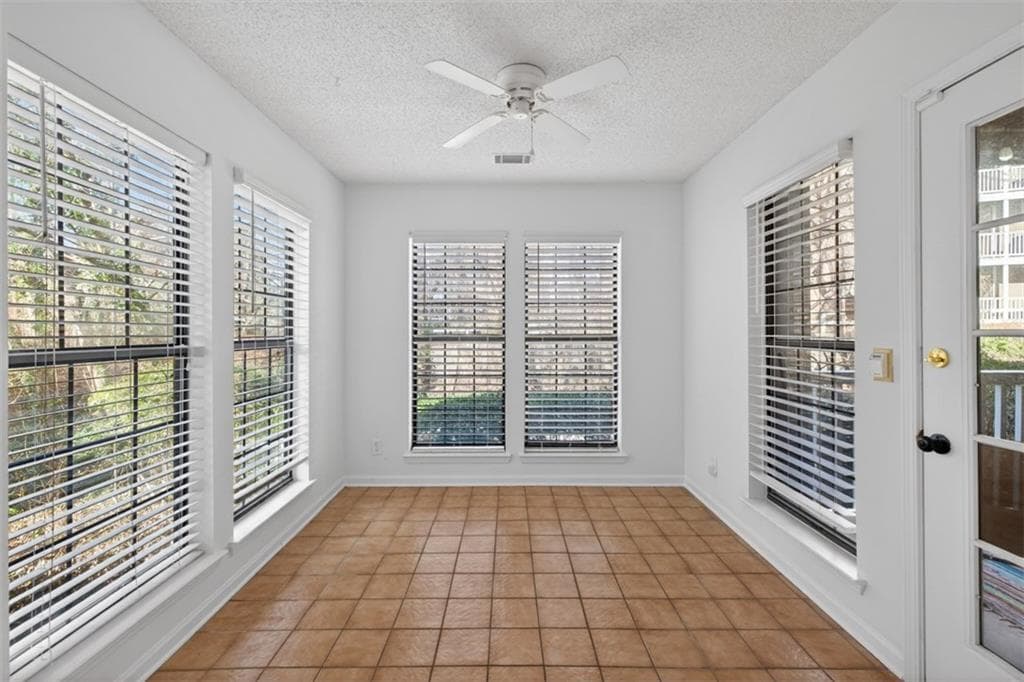 3 bedroom, 2 bathroom, 1,505 sq ft single family residence for sale at 201 Barrington Hills Drive, Atlanta, GA 30350 — photo 10