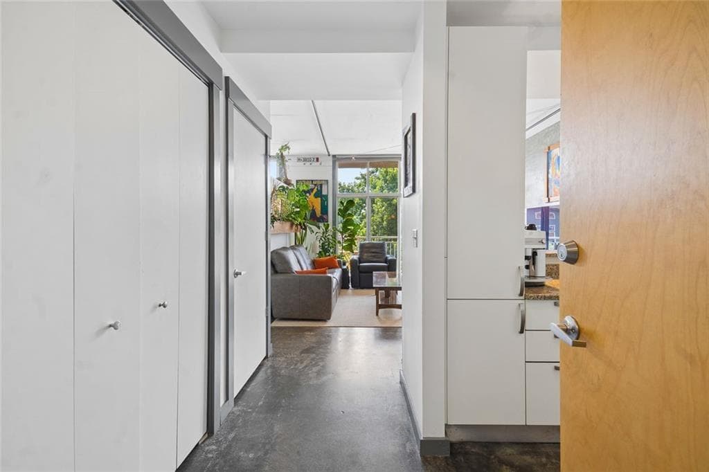 1 bedroom, 1 bathroom, 738 sq ft condominium for sale at 245 N Highland Avenue 321, Atlanta, GA 30307 — photo 7