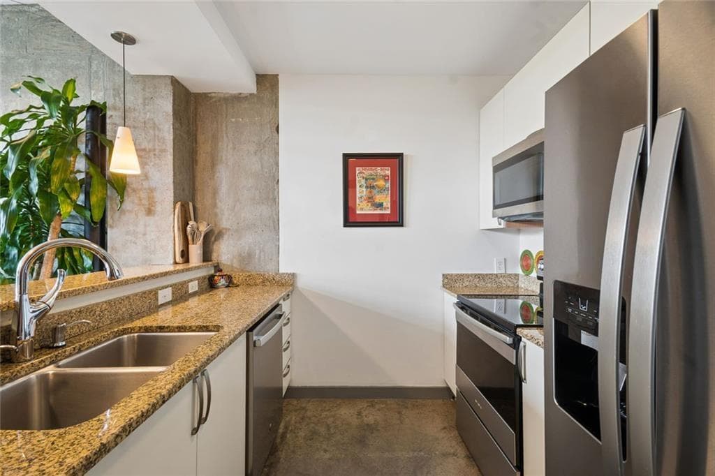 1 bedroom, 1 bathroom, 738 sq ft condominium for sale at 245 N Highland Avenue 321, Atlanta, GA 30307 — photo 9