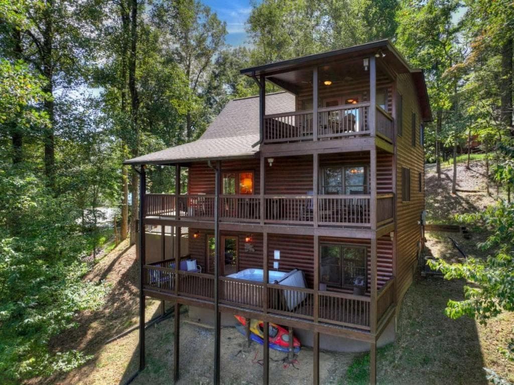 3 bedroom, 3 bathroom, 2,318 sq ft single family residence for sale at 917 Walnut Ridge, Ellijay, GA 30536 — photo 3