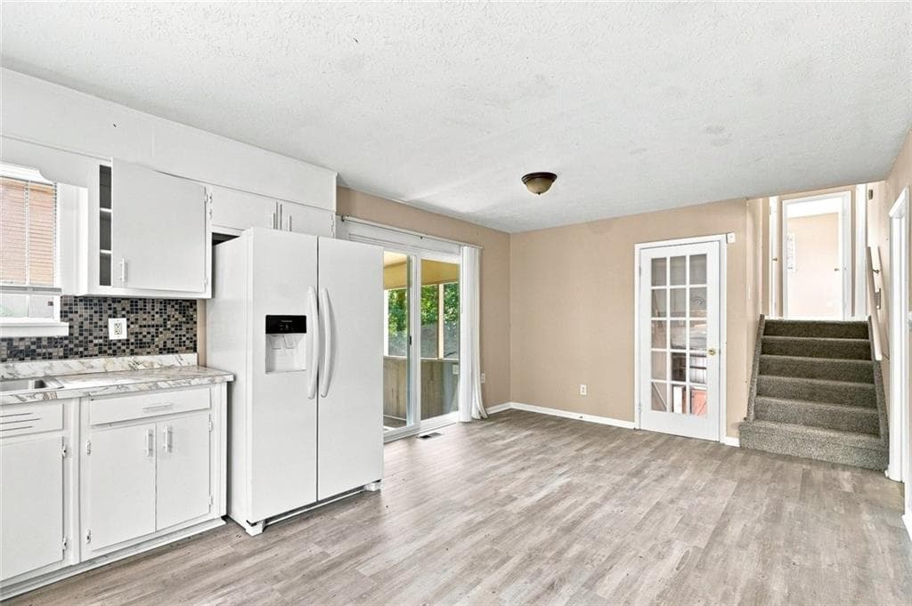 3 bedroom, 2 bathroom, 1,201 sq ft single family residence for sale at 8423 Magnolia Drive, Jonesboro, GA 30238 — photo 8