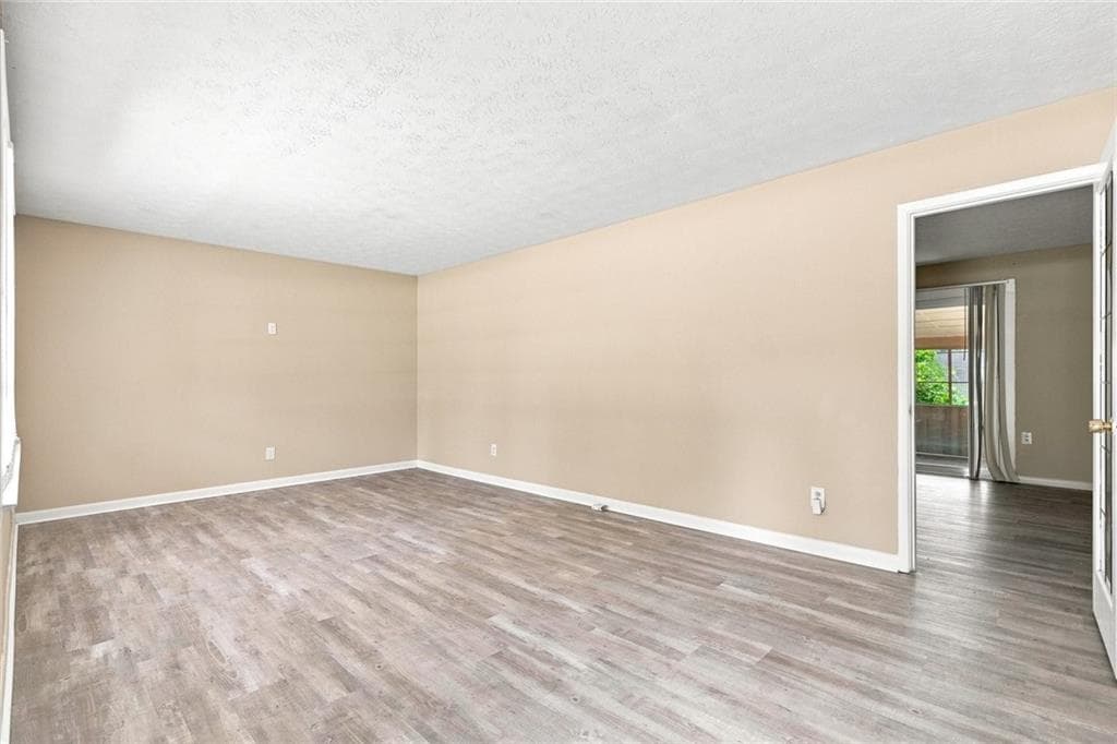 3 bedroom, 2 bathroom, 1,201 sq ft single family residence for sale at 8423 Magnolia Drive, Jonesboro, GA 30238 — photo 6