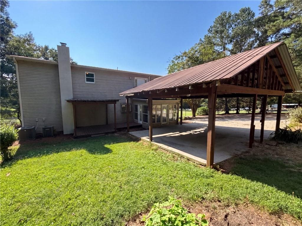 3 bedroom, 2 bathroom, 2,345 sq ft single family residence for sale at 3802 Claude Brewer Road, Loganville, GA 30052 — photo 5