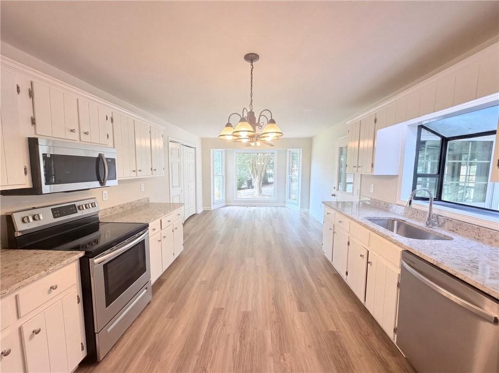 3 bedroom, 2 bathroom, 2,345 sq ft single family residence for sale at 3802 Claude Brewer Road, Loganville, GA 30052 — photo 7