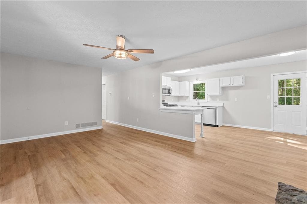 3 bedroom, 2 bathroom, 1,172 sq ft single family residence for sale at 356 Waterway Trail, Powder Springs, GA 30127 — photo 8