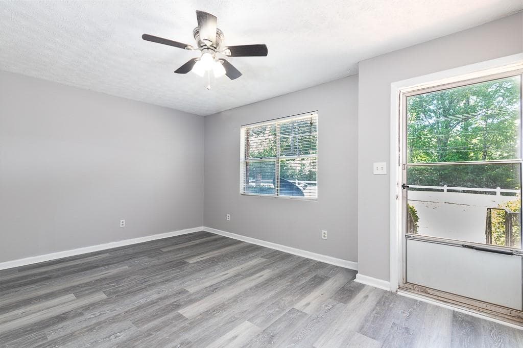 2 bedroom, 2 bathroom, 1,152 sq ft condominium for sale at 501 Carlton Road 2E, Palmetto, GA 30268 — photo 5