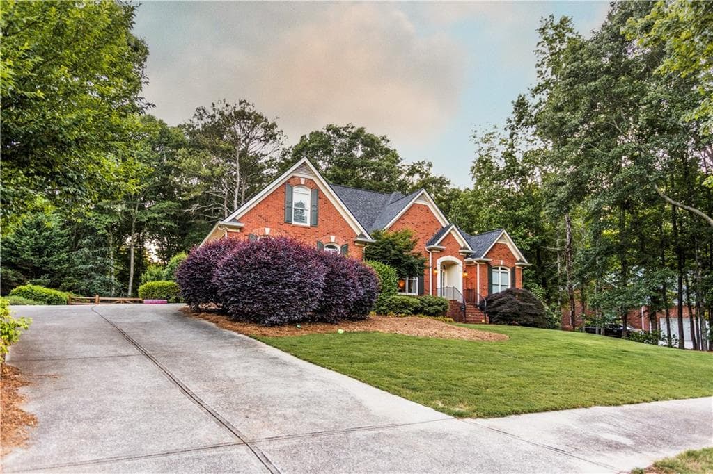4 bedroom, 3 bathroom, 2,670 sq ft single family residence for sale at 931 Providence Lane, Monroe, GA 30656 — photo 3