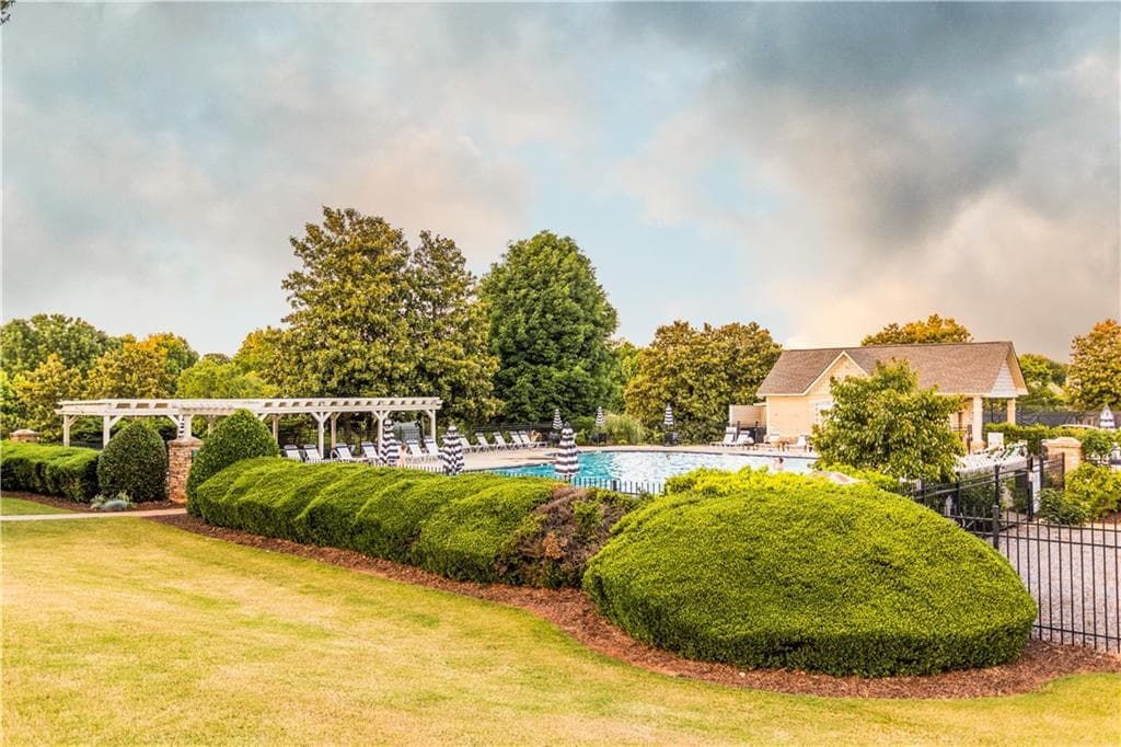 4 bedroom, 3 bathroom, 2,670 sq ft single family residence for sale at 931 Providence Lane, Monroe, GA 30656 — photo 5