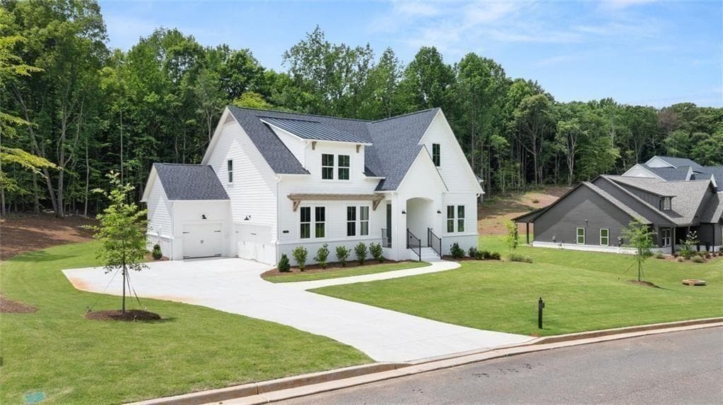 4 bedroom, 4 bathroom, 5,027 sq ft single family residence for sale at 8350 Creekside Overlook Drive, Gainesville, GA 30506 — photo 3