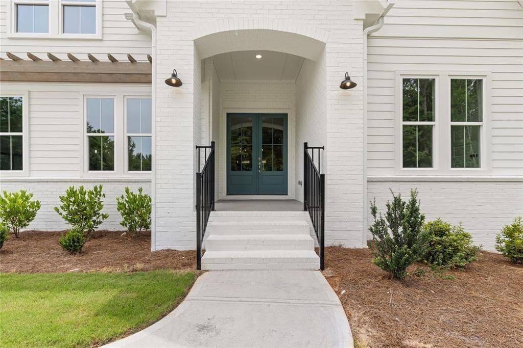 4 bedroom, 4 bathroom, 5,027 sq ft single family residence for sale at 8350 Creekside Overlook Drive, Gainesville, GA 30506 — photo 6