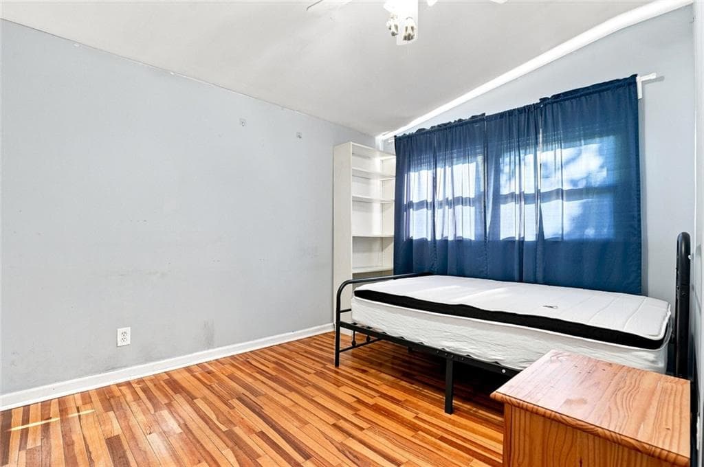 5 bedroom, 3 bathroom, 1,301 sq ft single family residence for sale at 1039 Hampton Street, Atlanta, GA 30318 — photo 6