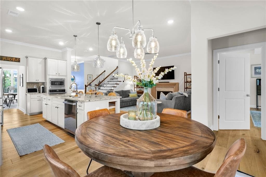 4 bedroom, 4 bathroom, 3,272 sq ft single family residence under contract at 124 Senna Street, Marietta, GA 30064 — photo 5