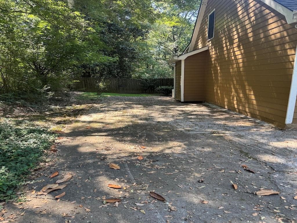 3 bedroom, 3 bathroom, 1,652 sq ft single family residence for sale at 4833 W Mceachern Woods Drive, Powder Springs, GA 30127 — photo 4