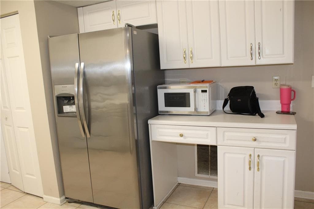 4 bedroom, 3 bathroom, 1,921 sq ft single family residence under contract at 1436 Glynview Circle, Lawrenceville, GA 30043 — photo 8