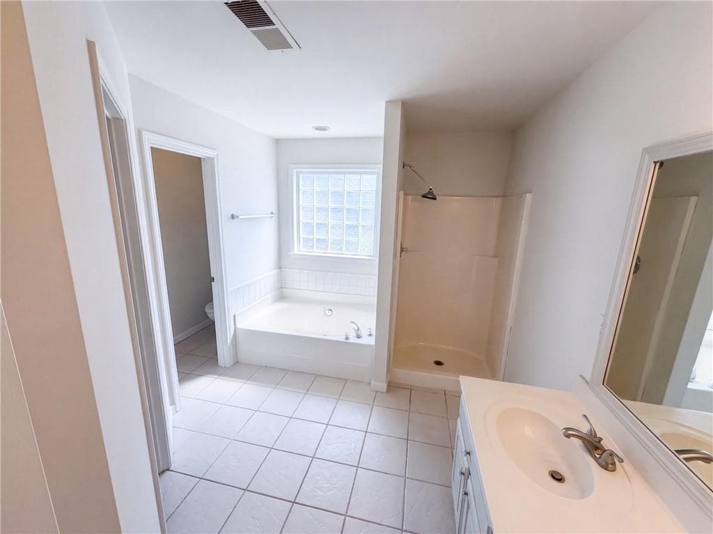 4 bedroom, 3 bathroom, 2,304 sq ft single family residence for sale at 12 Columns Way, Newnan, GA 30265 — photo 6