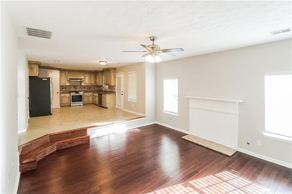 4 bedroom, 3 bathroom, 2,620 sq ft single family residence for sale at 145 Spring Lake Terrace, Covington, GA 30016 — photo 7