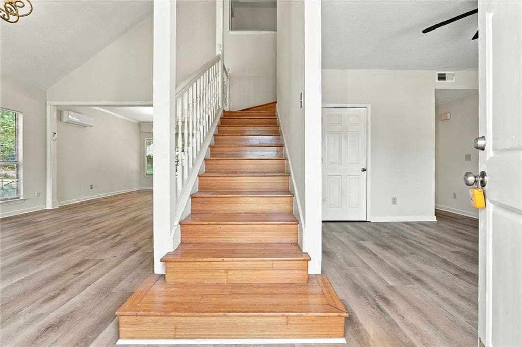 4 bedroom, 3 bathroom, 1,850 sq ft single family residence for rent at 10870 Willow Meadow Circle, Alpharetta, GA 30022 for $2,550 a month — photo 2