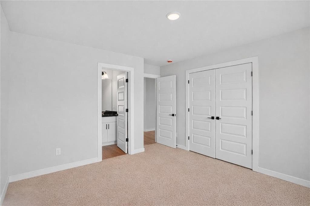 5 bedroom, 4 bathroom, 2,580 sq ft single family residence for sale at 5081 Tower View Trail, Snellville, GA 30039 — photo 9
