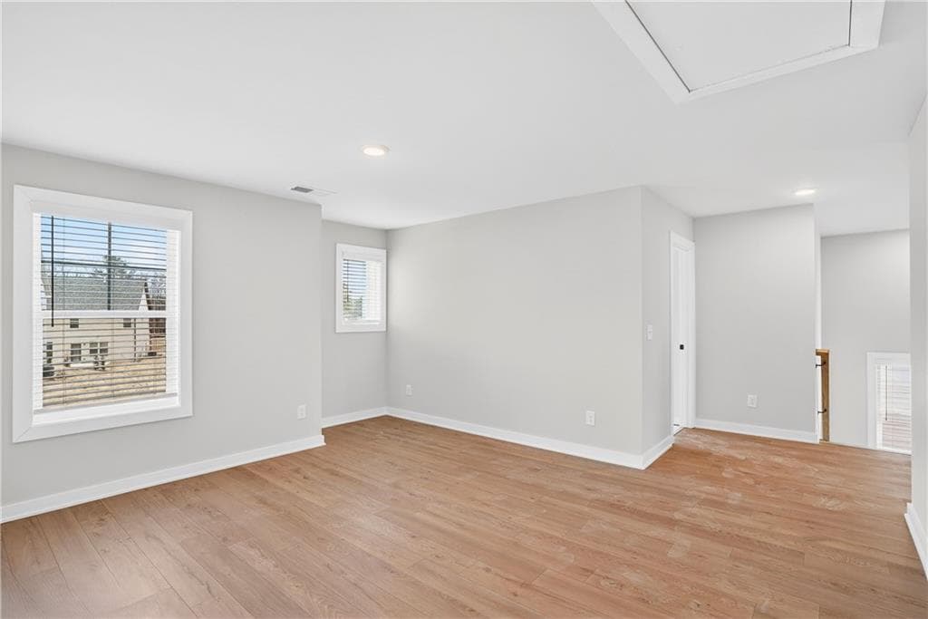 5 bedroom, 4 bathroom, 2,580 sq ft single family residence for sale at 5081 Tower View Trail, Snellville, GA 30039 — photo 10