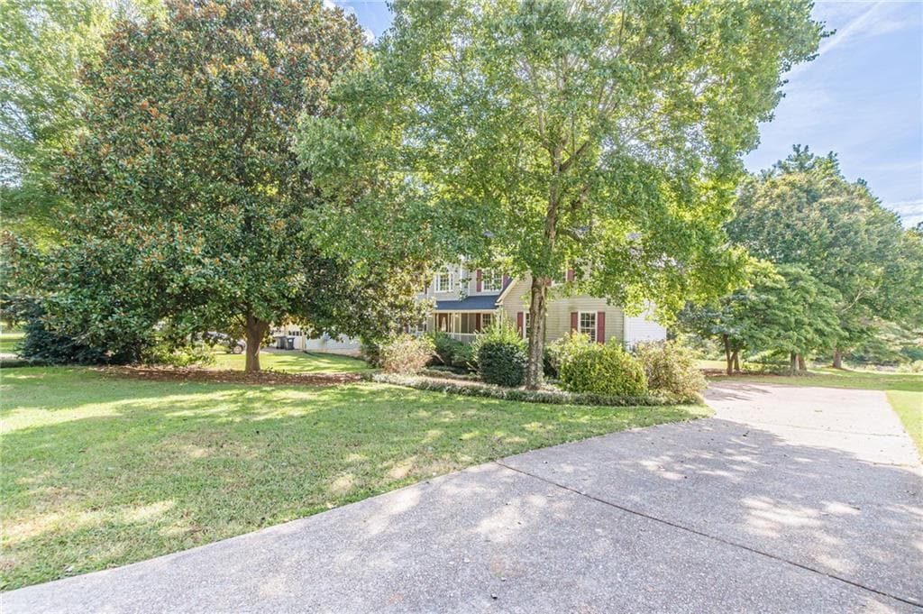 4 bedroom, 3 bathroom, 2,488 sq ft single family residence for sale at 170 Lakeview Lane, Hiram, GA 30141 — photo 2