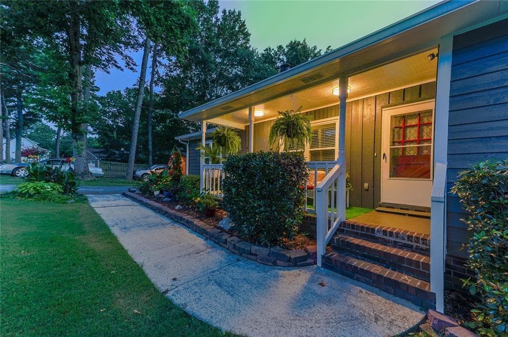 3 bedroom, 2 bathroom, 1,362 sq ft single family residence for sale at 2674 SARDIS Drive, Buford, GA 30519 — photo 5
