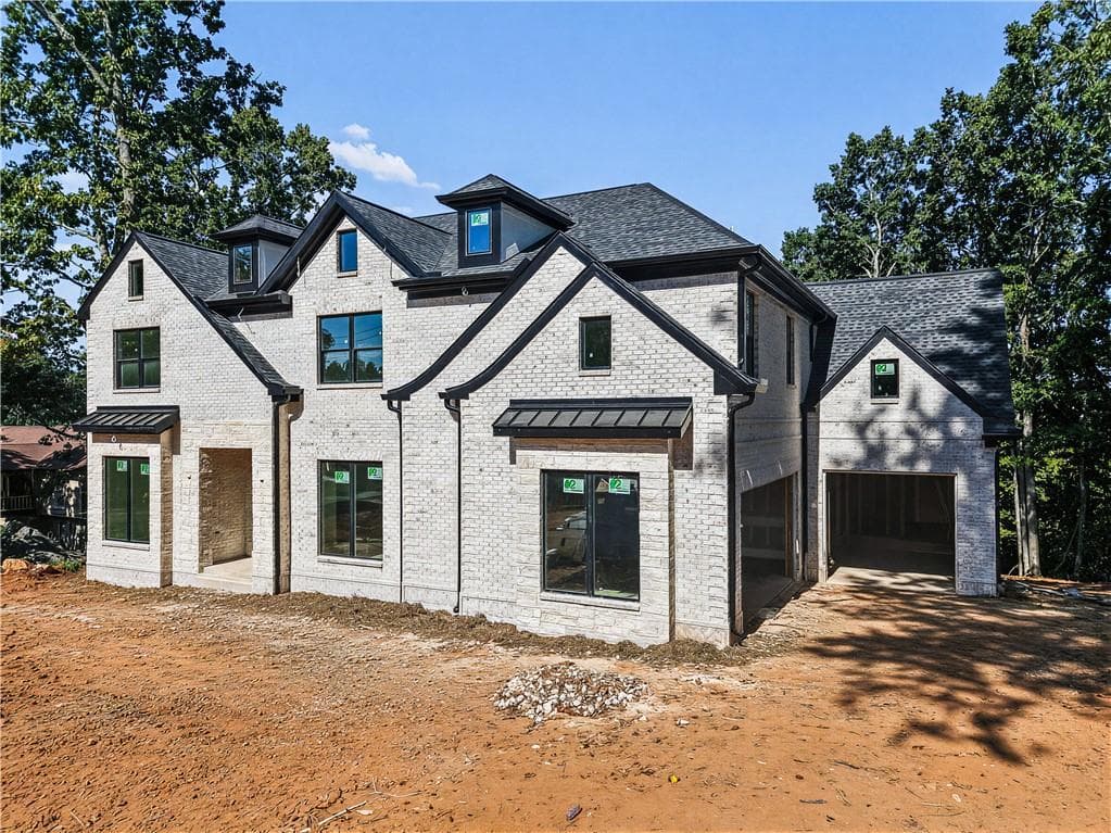 5 bedroom, 6 bathroom, 5,600 sq ft single family residence for sale at 1728 Plunketts Road, Buford, GA 30519 — photo 3