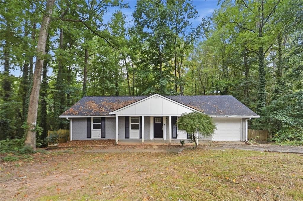 4 bedroom, 2 bathroom, 2,330 sq ft single family residence for sale at 142 Learner Court, Marietta, GA 30060 — photo 2